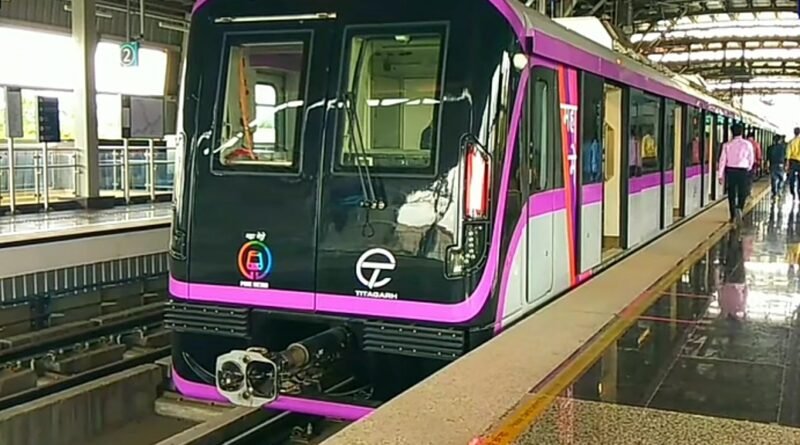 Pune Metro Line 3 train connecting Hinjewadi to Shivajinagar - elevated corridor with 23 stations